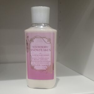 Bath & Body Works Strawberry Snowflakes Body Lotion